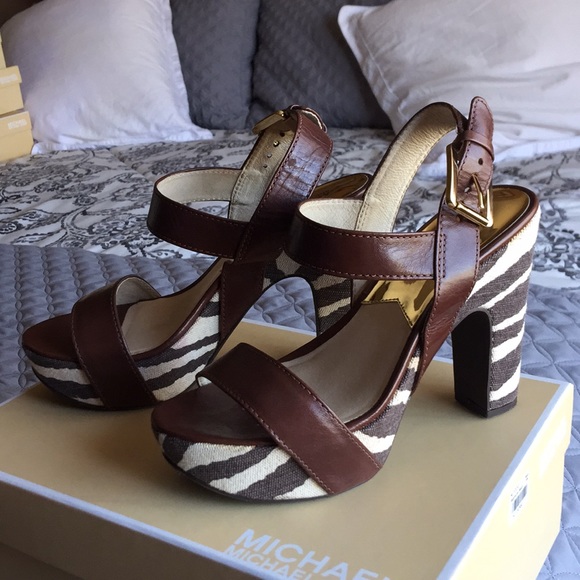 Michael Kors Ivana Sandal - Picture 1 of 4